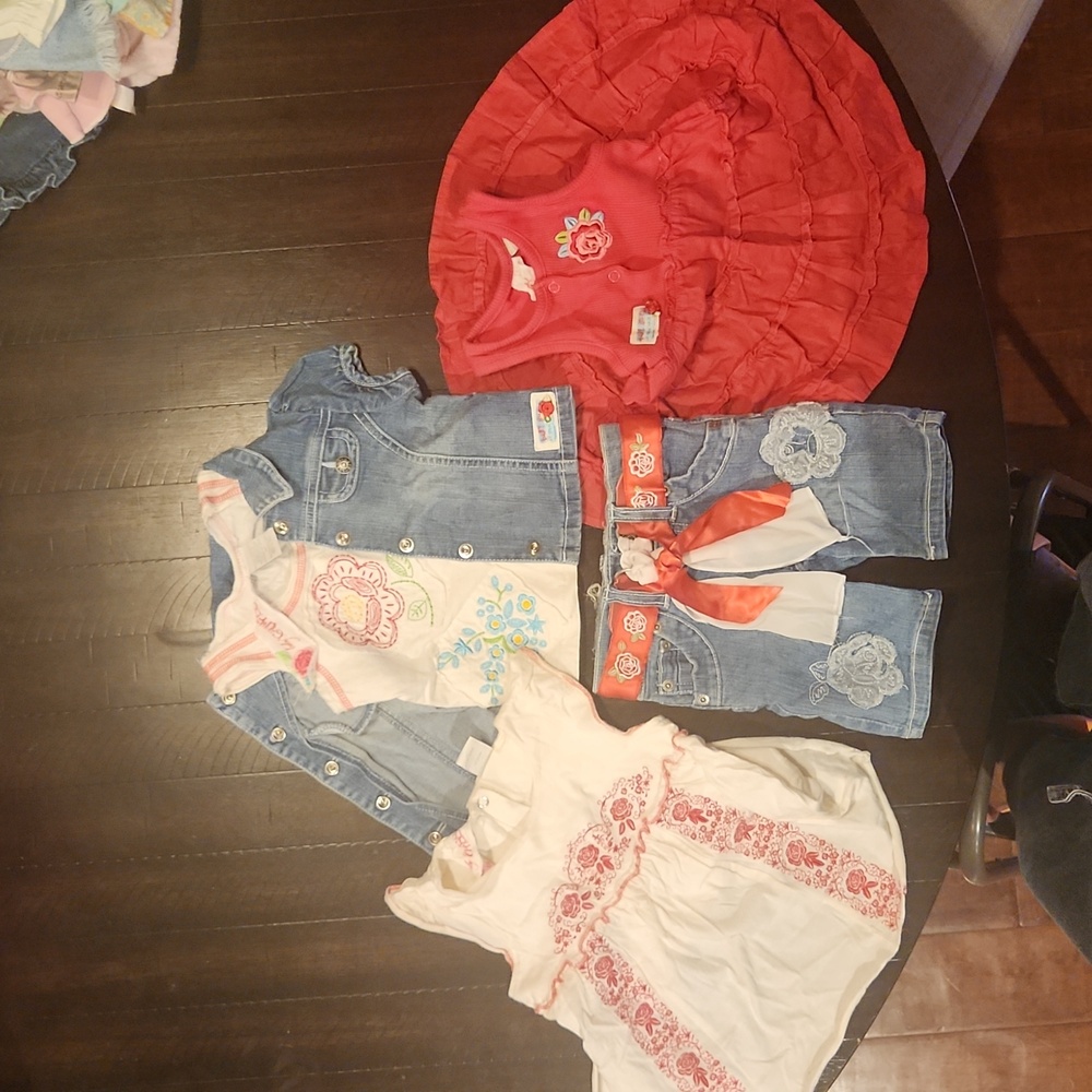 Baby Guess 24mos. 5 piece embroided interchangeable denim & cotton set.Brand New